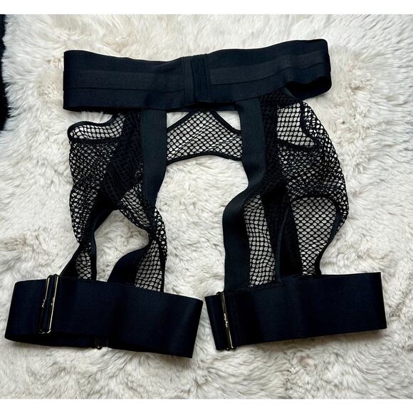 RARE🔥 Honey Birdette AXL🖤 Black Fishnet FULL 3 Piece Set 34DD, XS, XS Thong - Picture 7 of 13